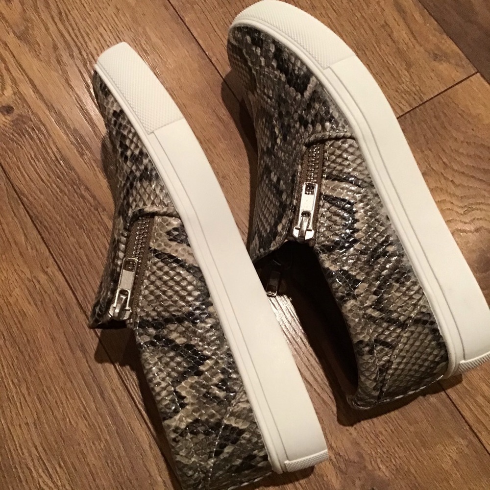 NWB REPORT PYTHON PRINT SHOES - Picture 4 of 12